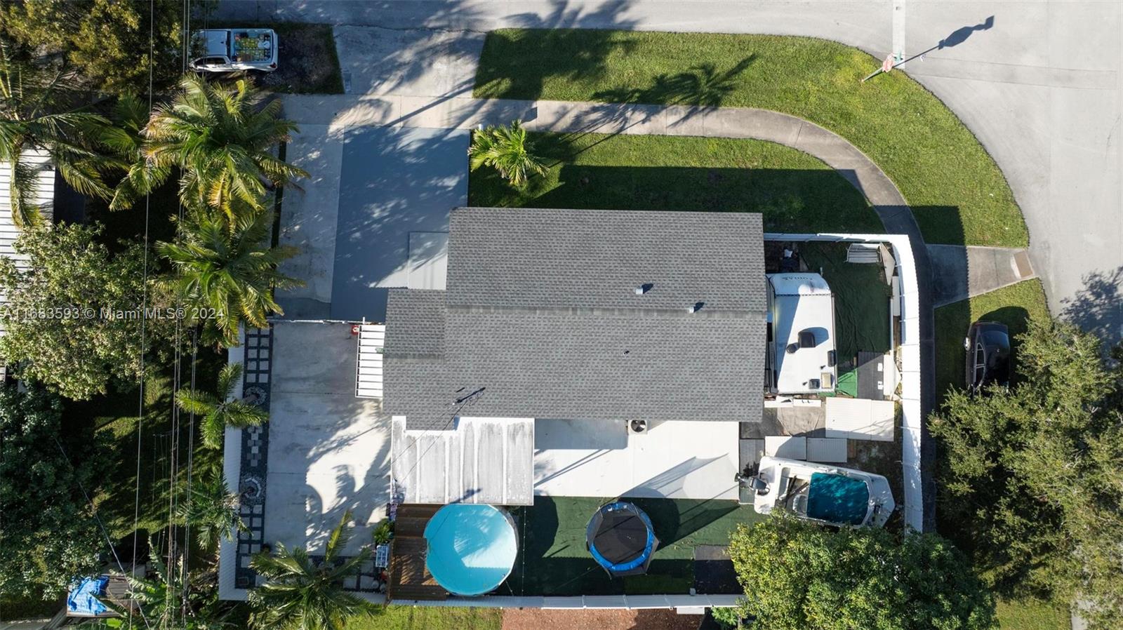 11460 Douglas Dr