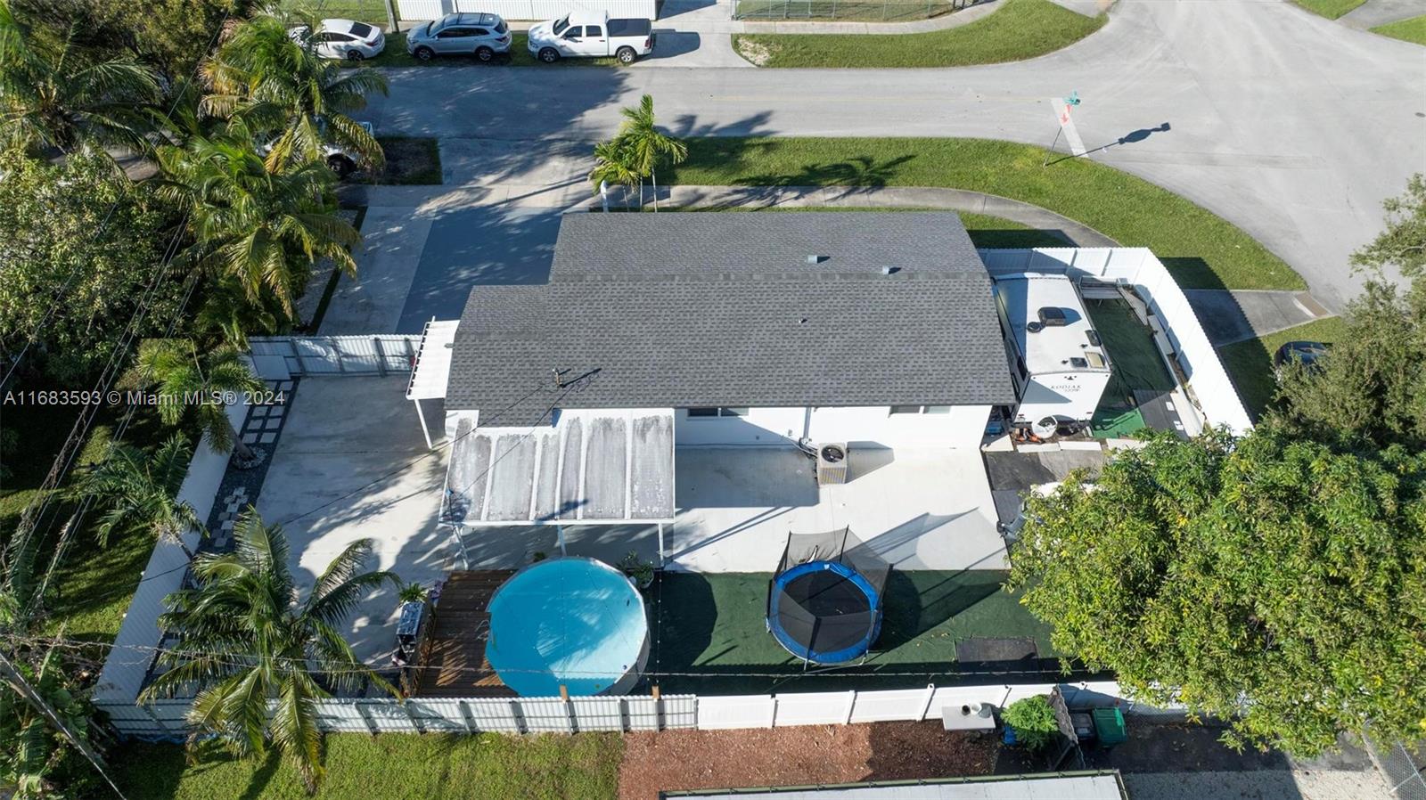11460 Douglas Dr