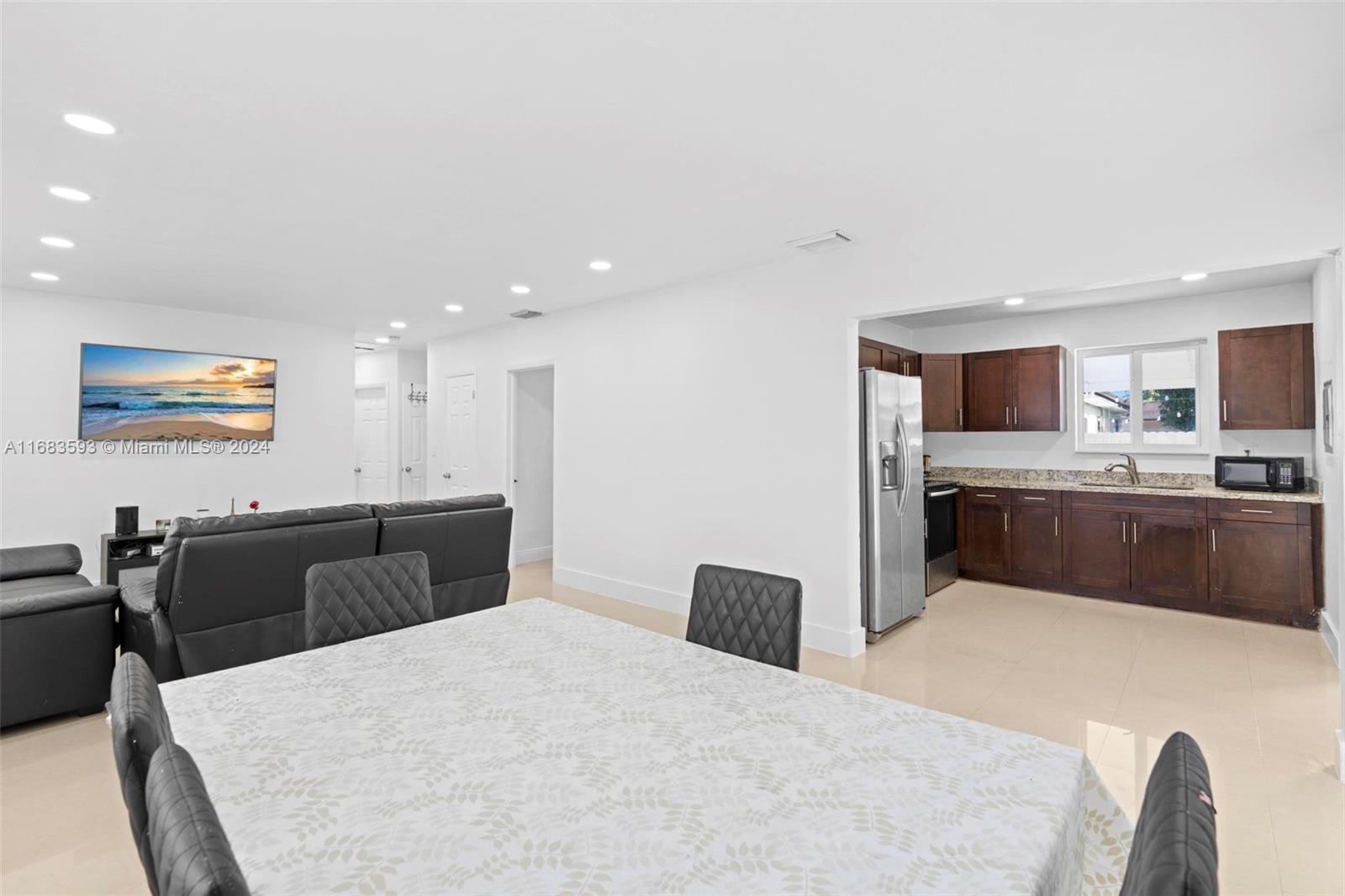 11460 Douglas Dr