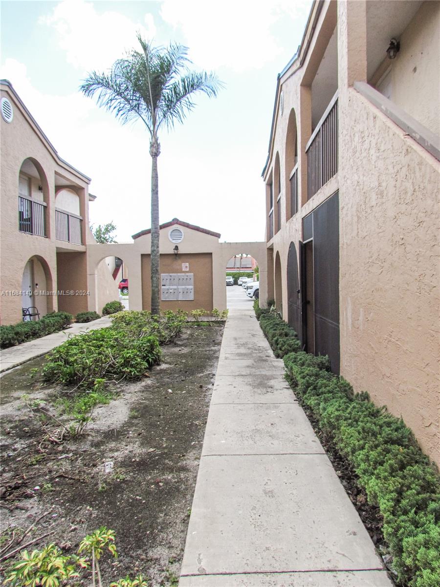18250 Mediterranean Blvd # 15 Unit: 3-15