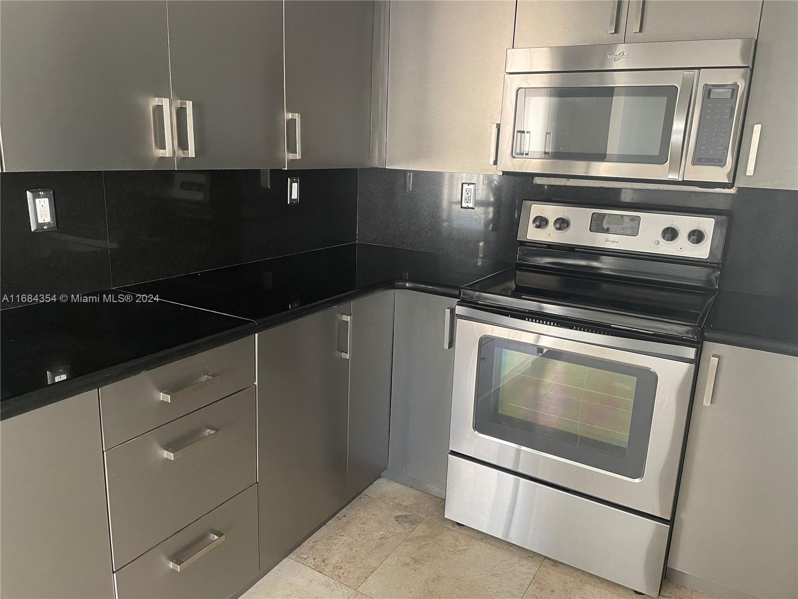 1800 Collins Ave # 6A