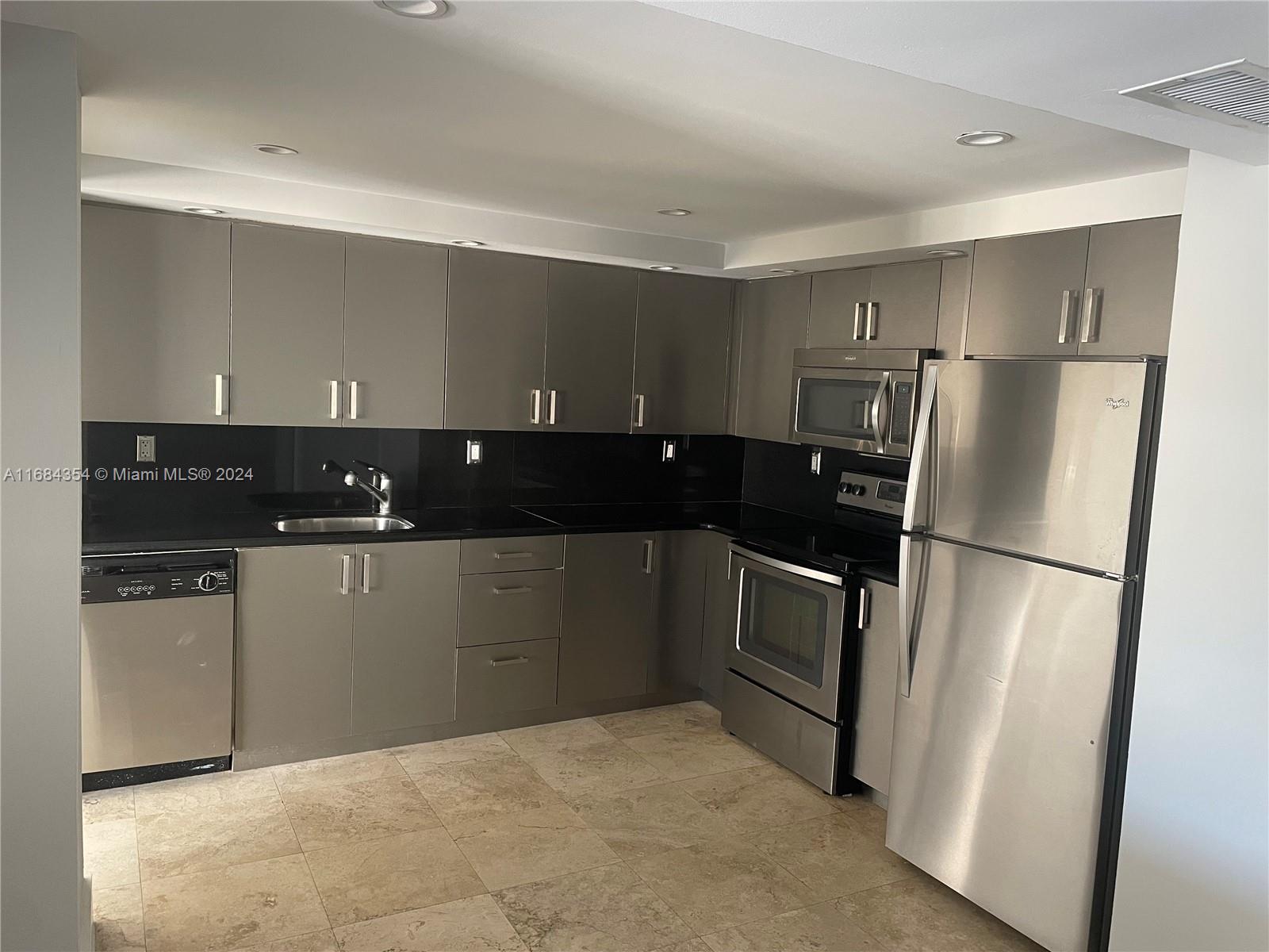 1800 Collins Ave # 6A