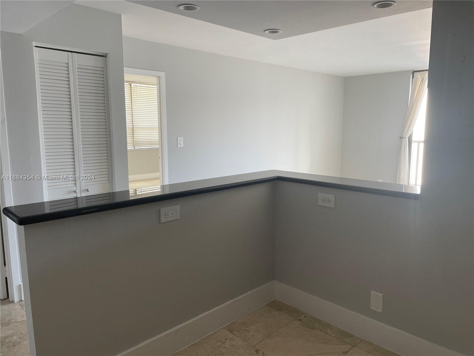 1800 Collins Ave # 6A