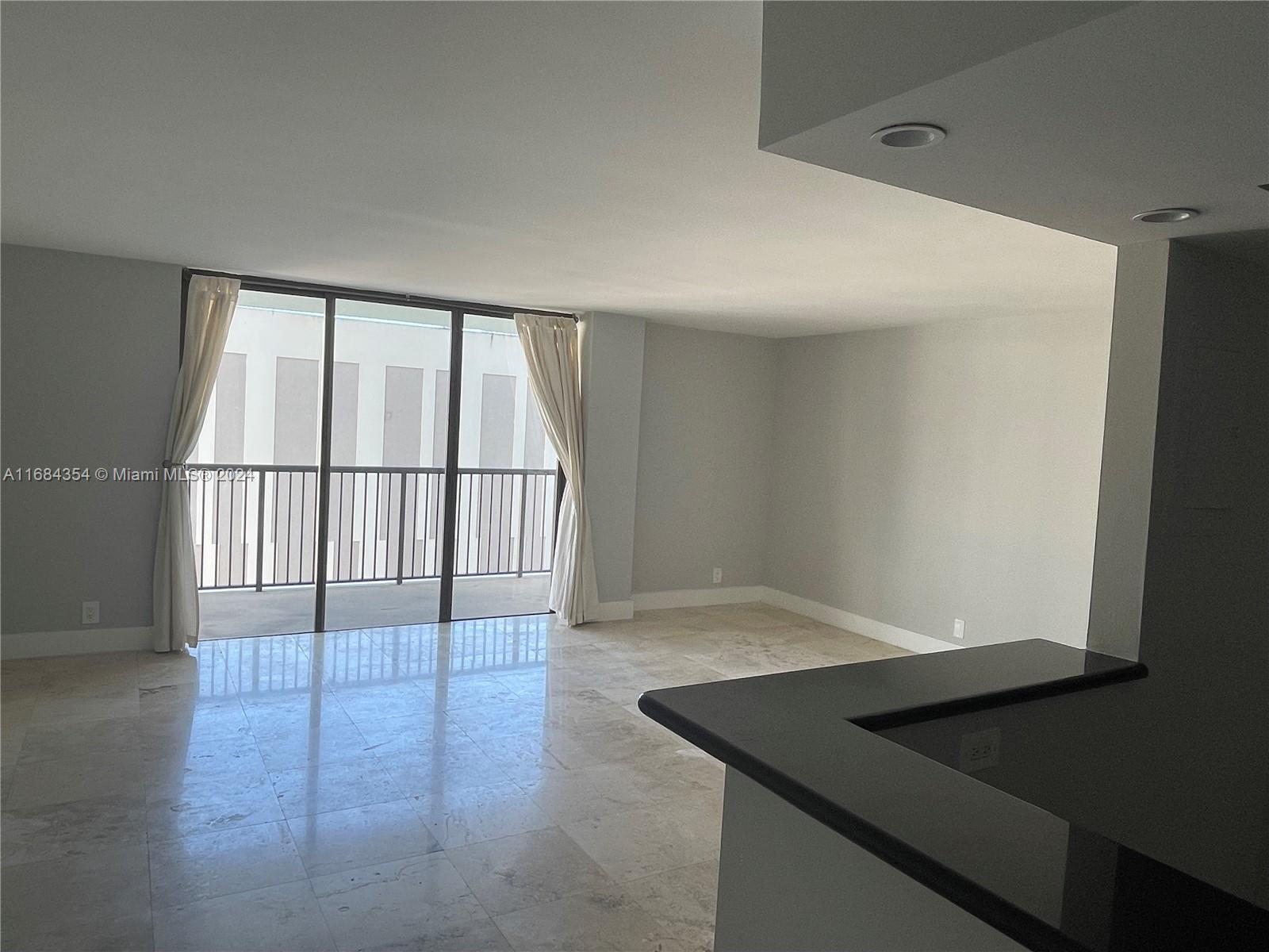 1800 Collins Ave # 6A