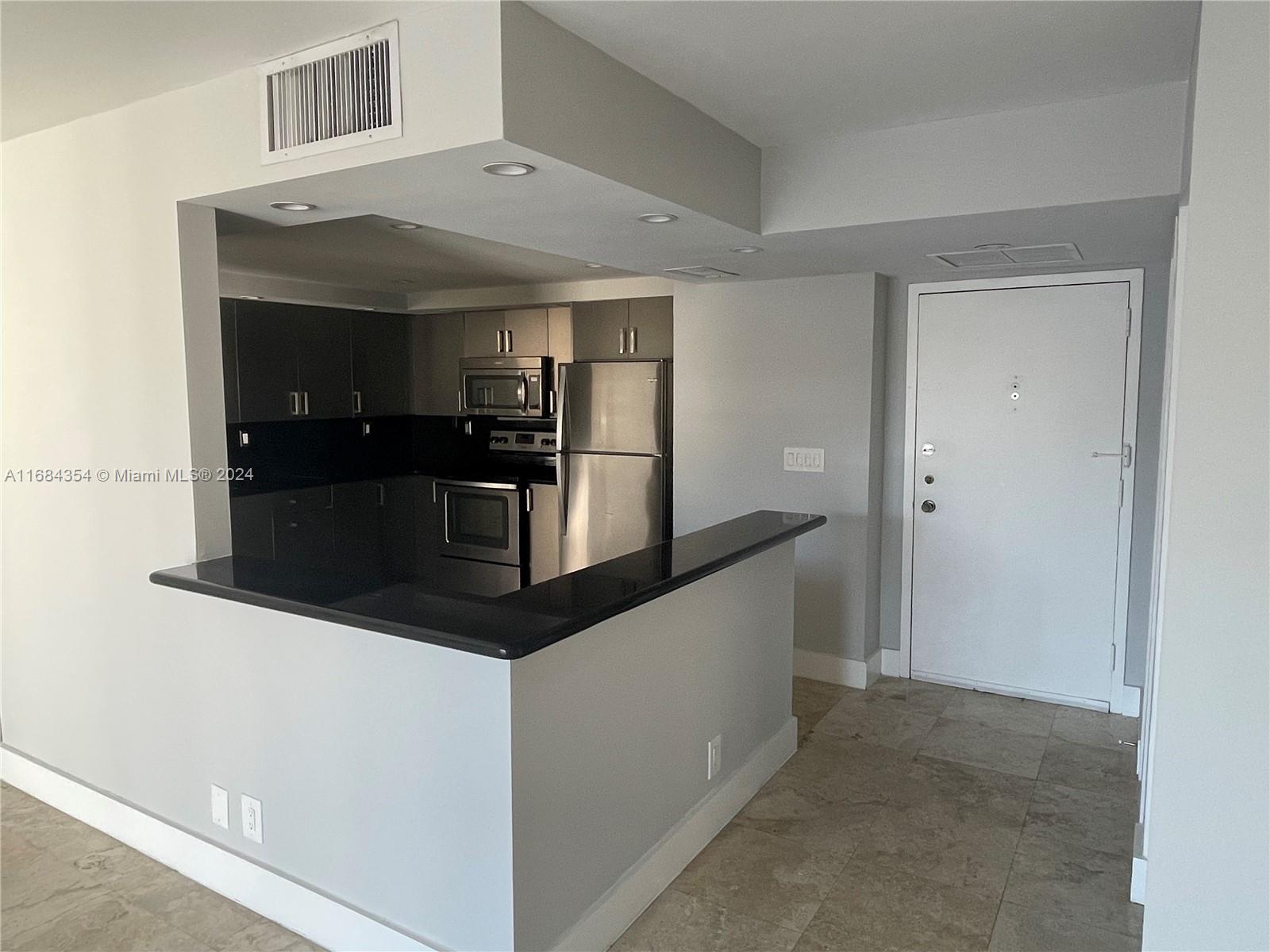 1800 Collins Ave # 6A