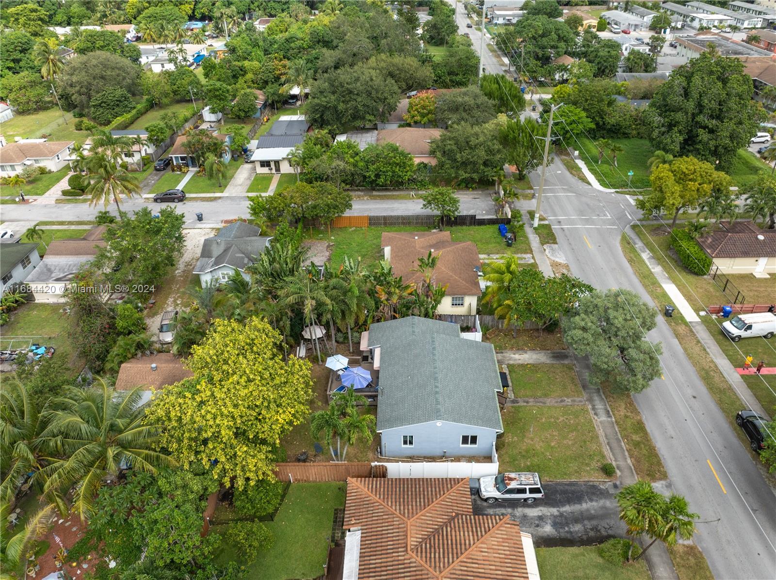 810 S 24th Ave