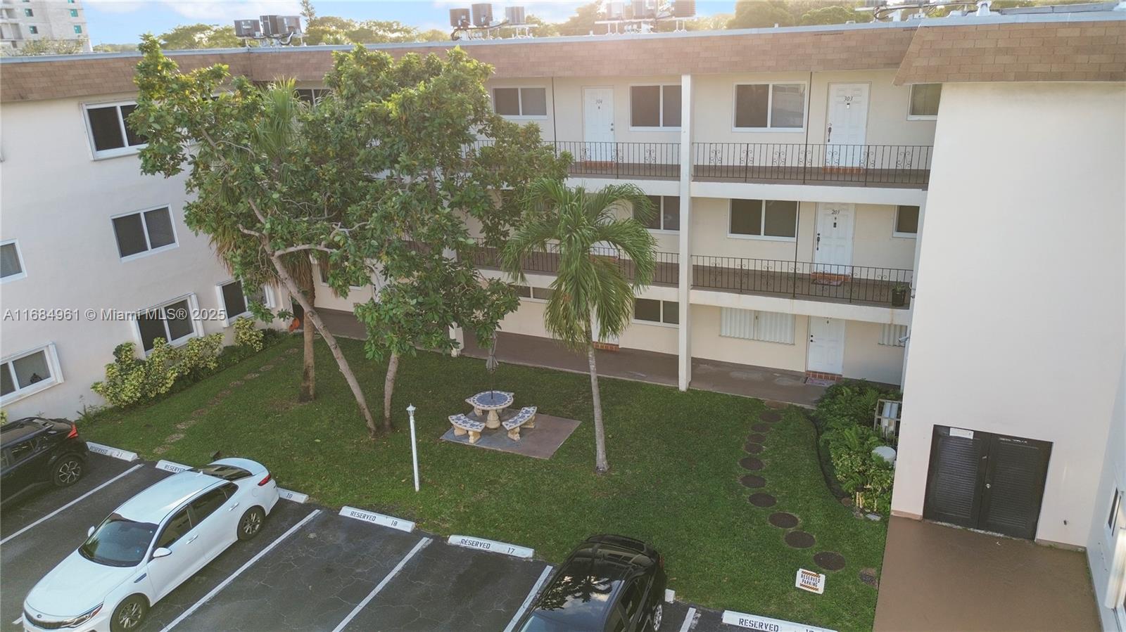 2210 Taylor St # 204