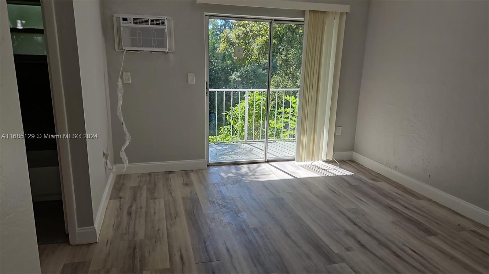 1860 Venice Park Dr # 221
