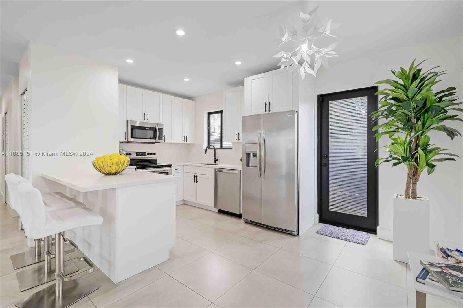 1174 W 24th St # 1174