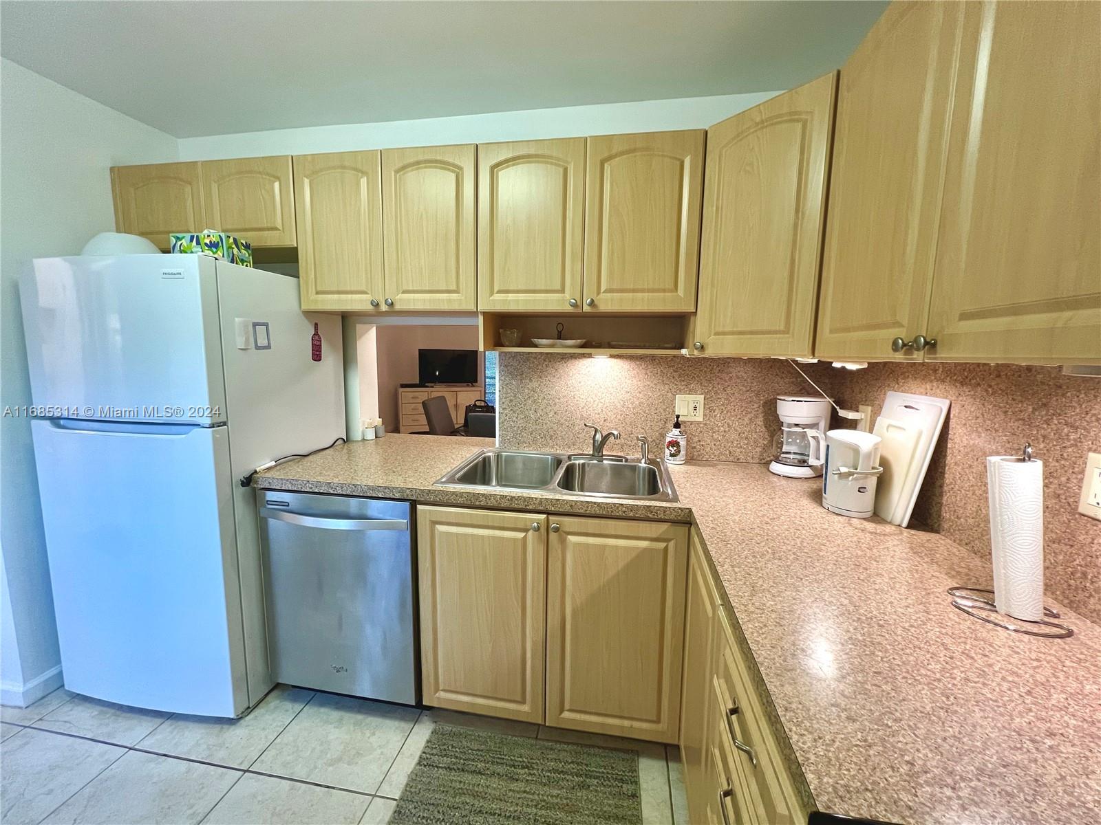 1445 Atlantic Shores Blvd # 607