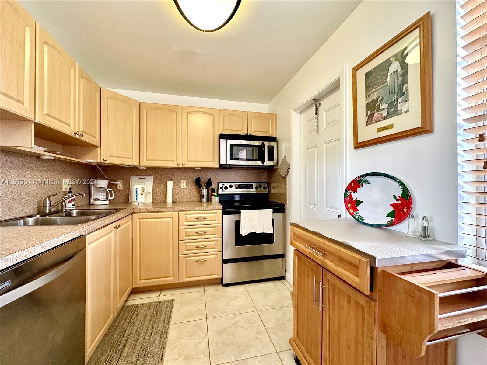 1445 Atlantic Shores Blvd # 607