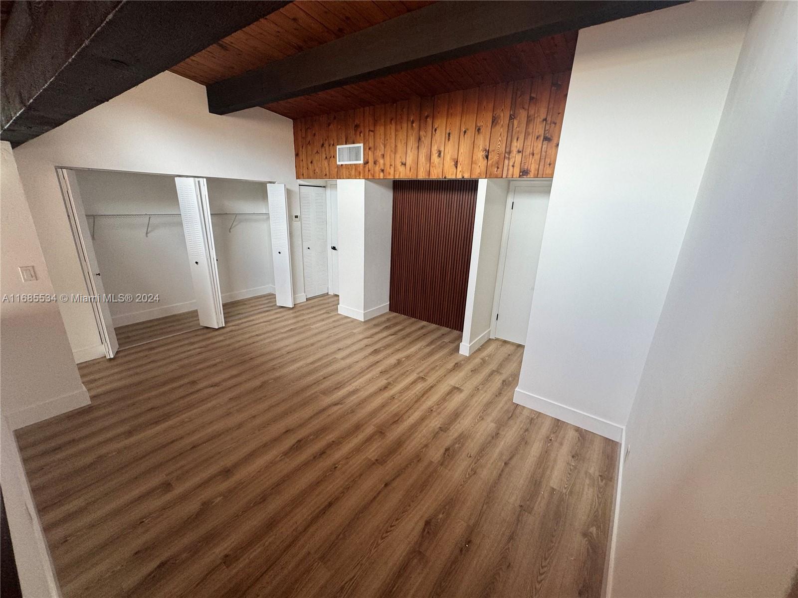 761 E Coco Plum Cir # 6
