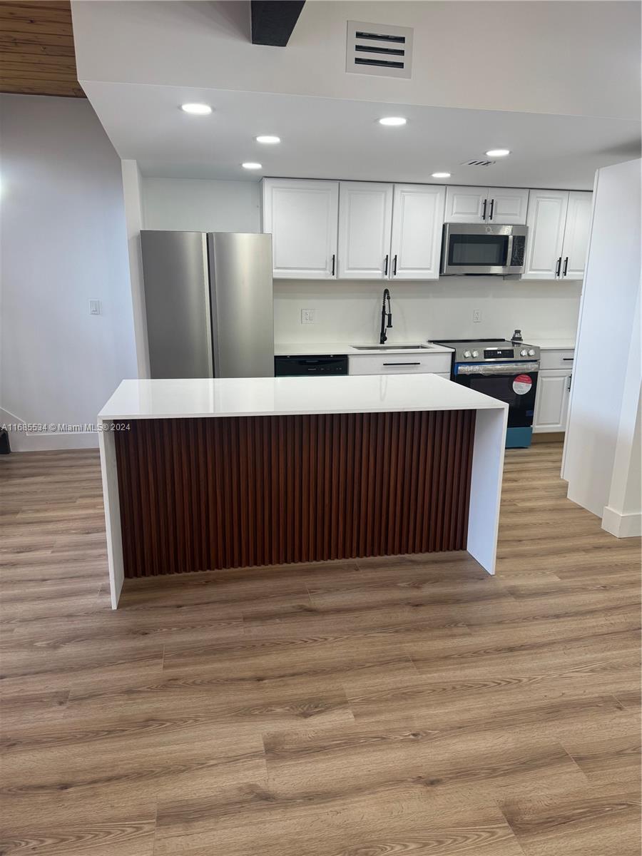 761 E Coco Plum Cir # 6