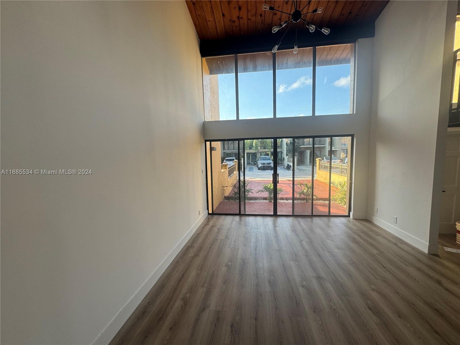 761 E Coco Plum Cir # 6