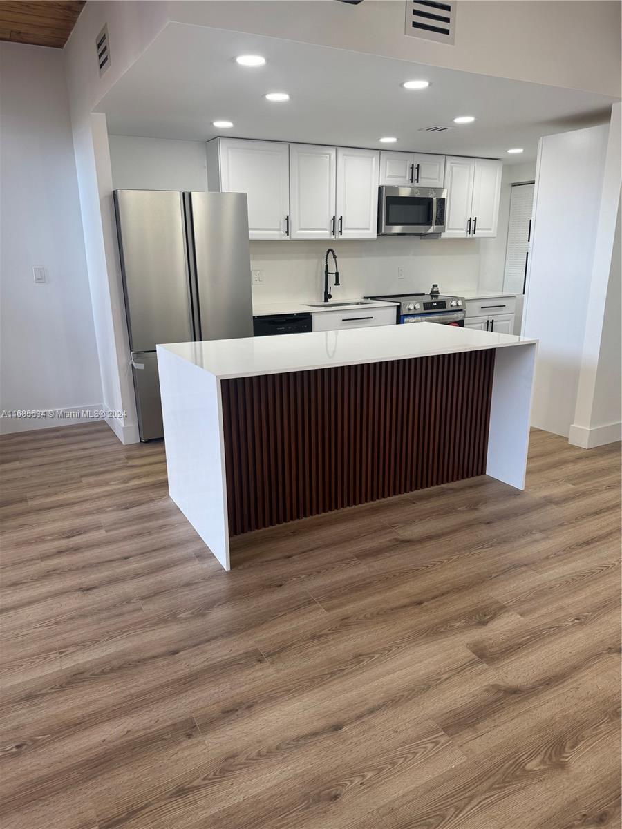 761 E Coco Plum Cir # 6