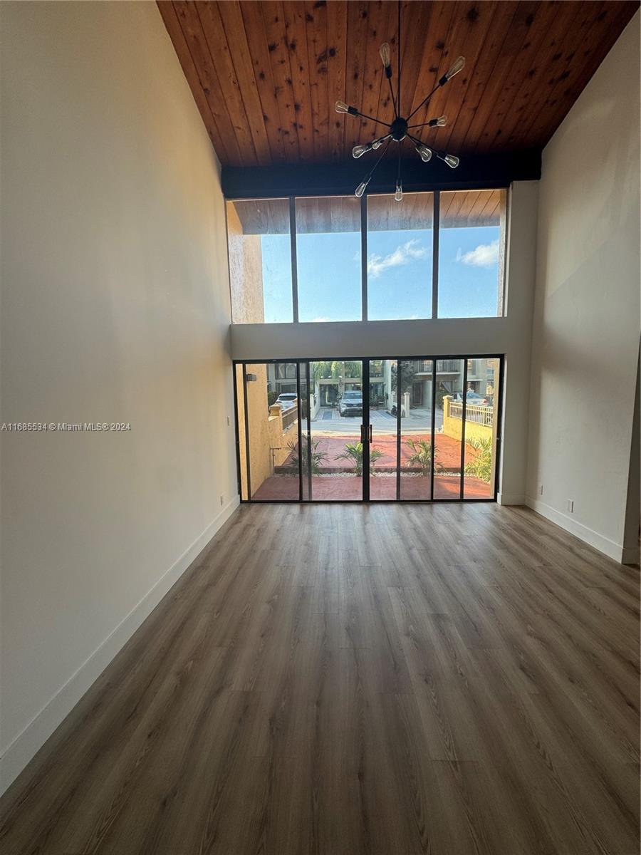 761 E Coco Plum Cir # 6