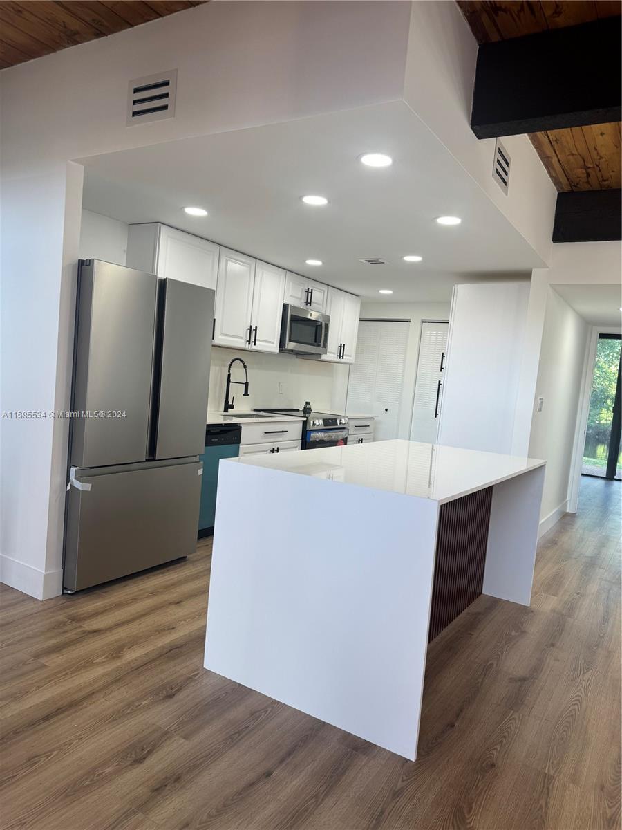 761 E Coco Plum Cir # 6