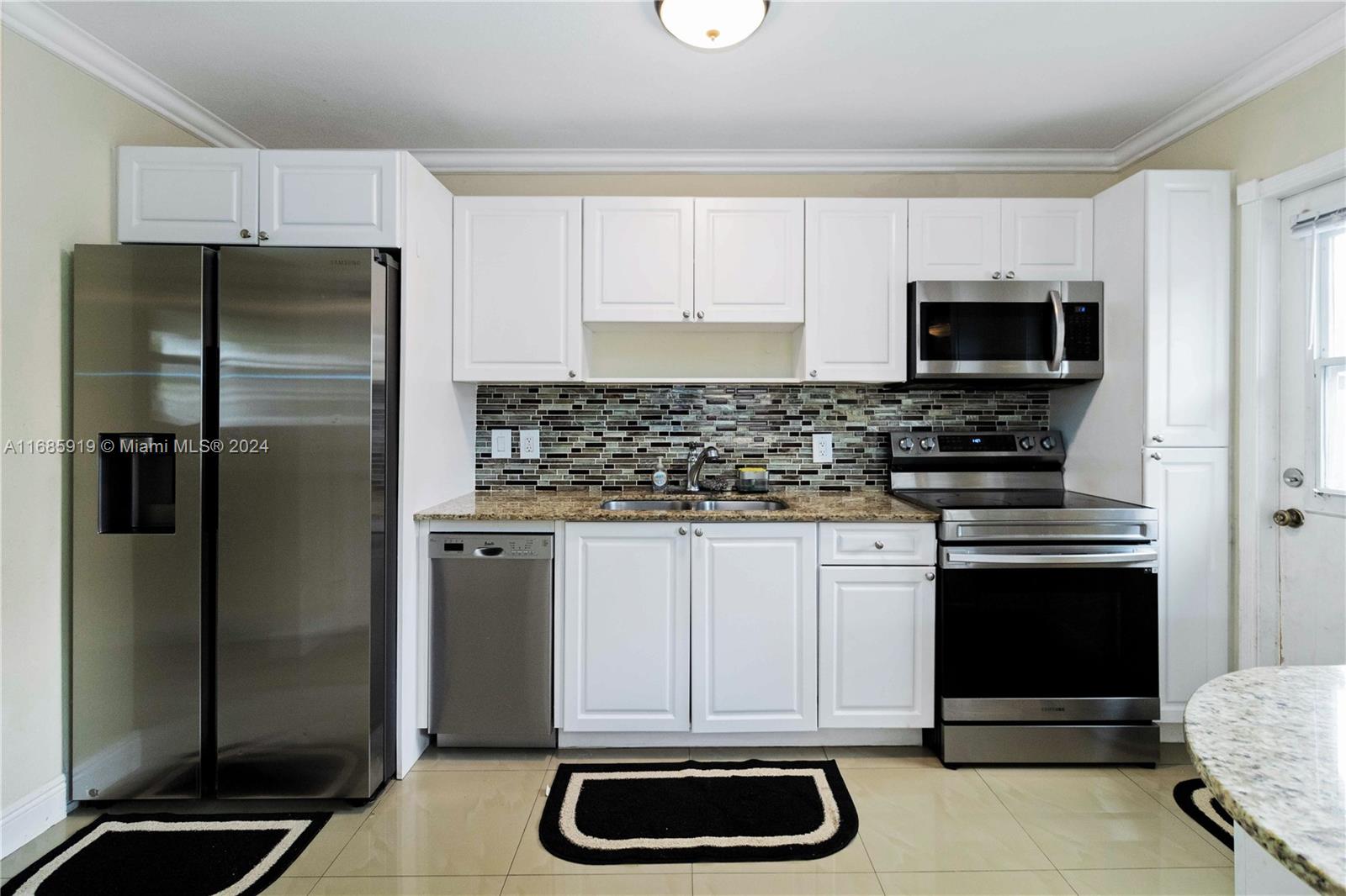 3825 NE 16th Ter