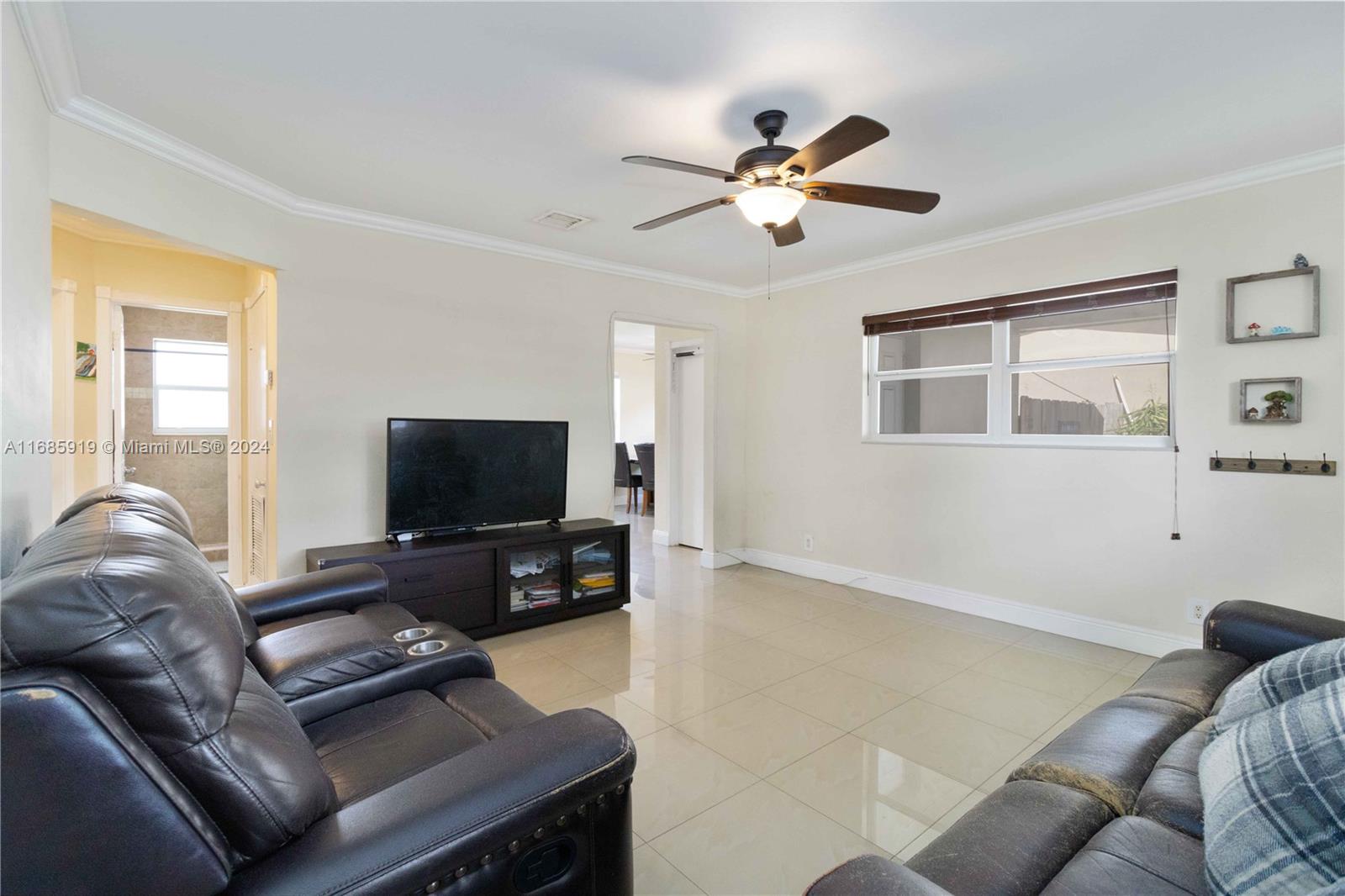 3825 NE 16th Ter