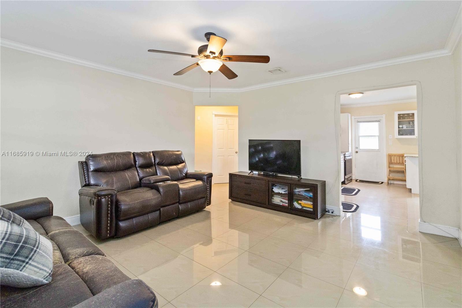 3825 NE 16th Ter