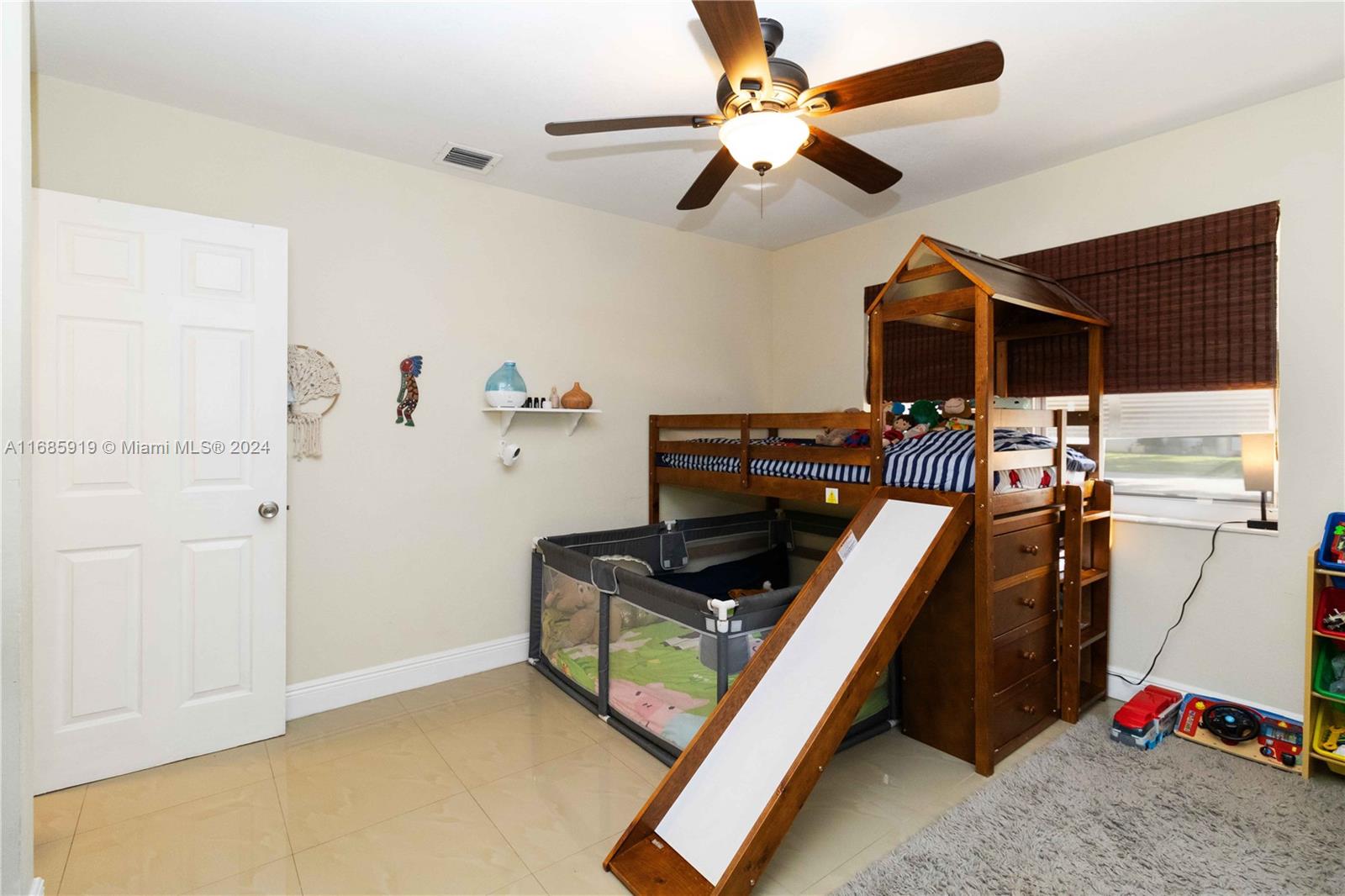 3825 NE 16th Ter