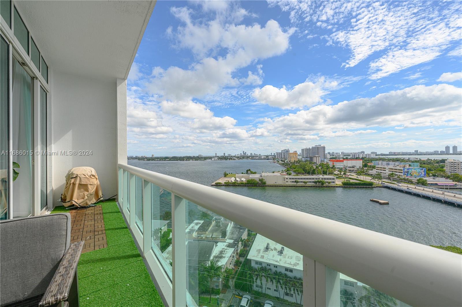 7910 Harbor Island Dr # 1209