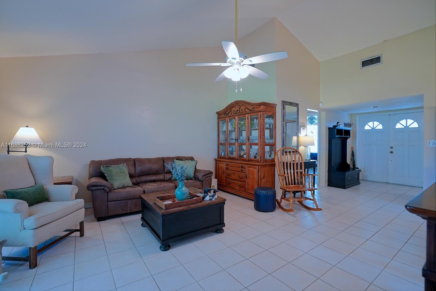 1441 Loon Ct