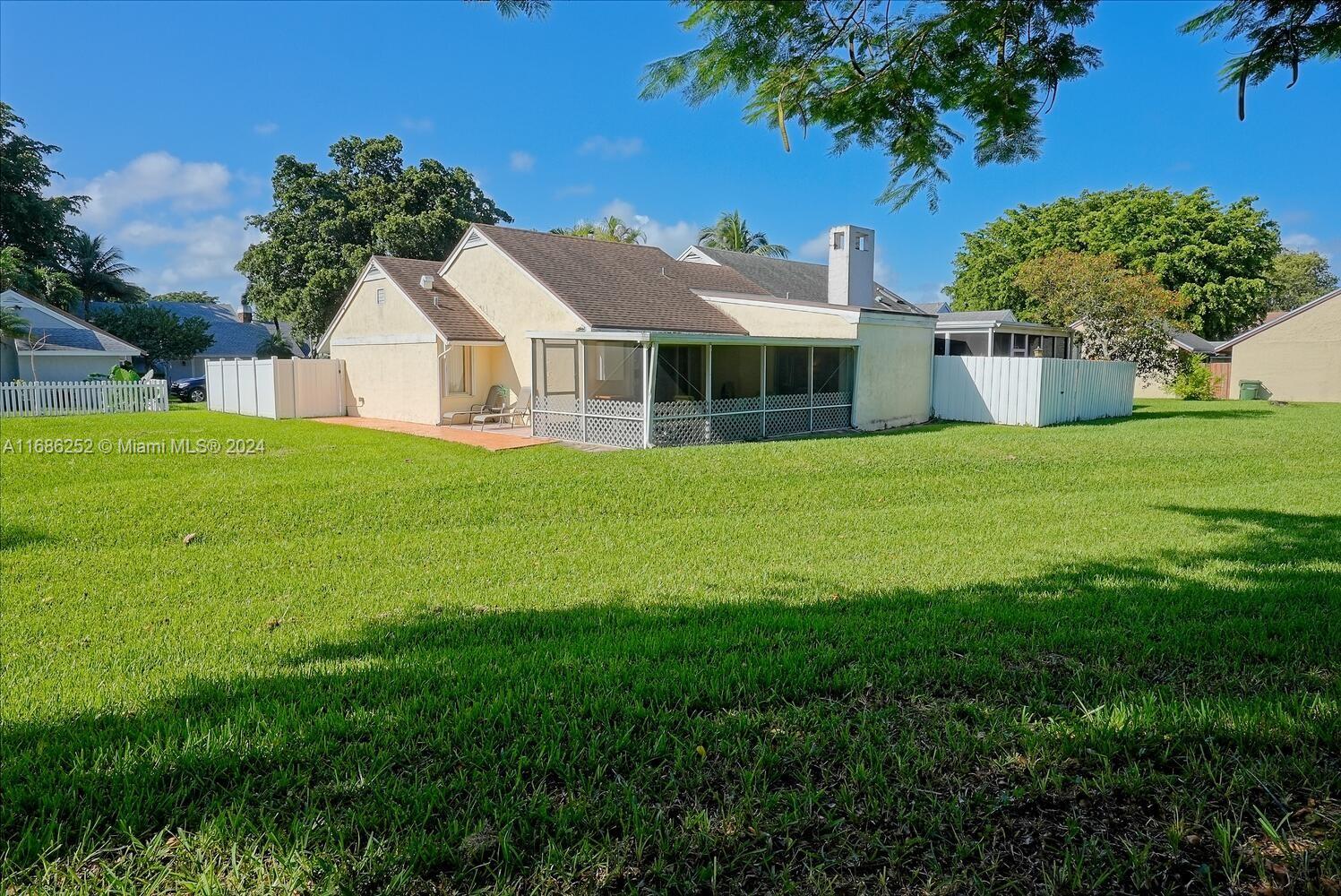 1441 Loon Ct