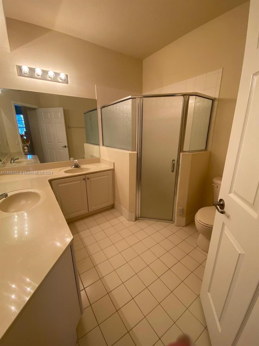 11886 SW 152nd Pl # 11886
