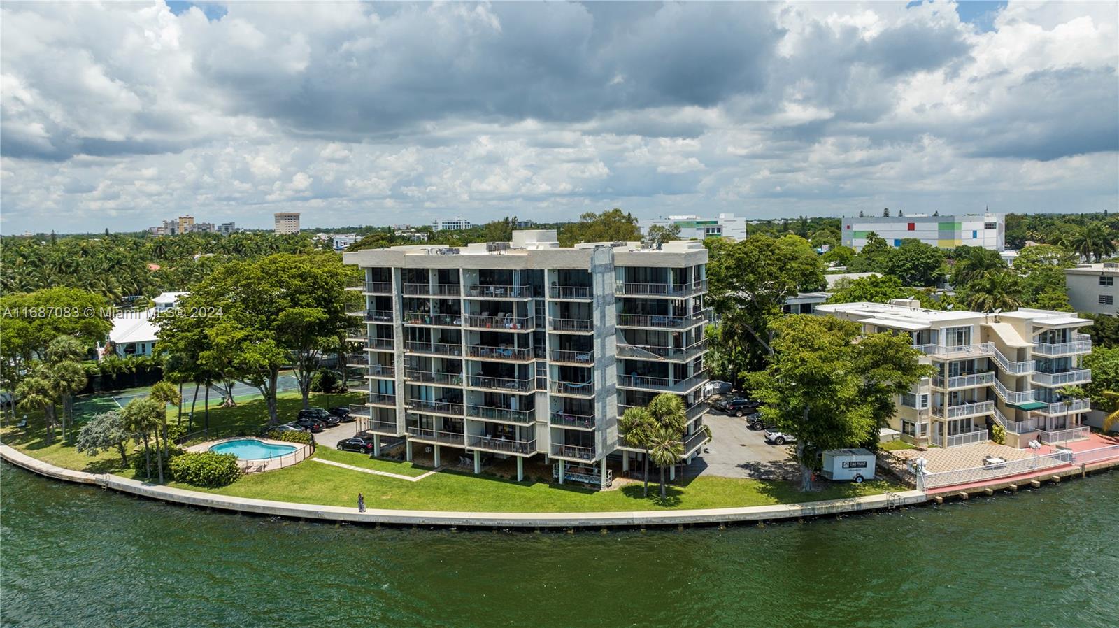 7751 NE Bayshore Ct # 3A