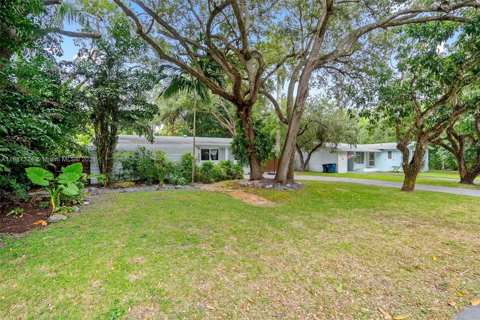 6831 SW 76th Ter