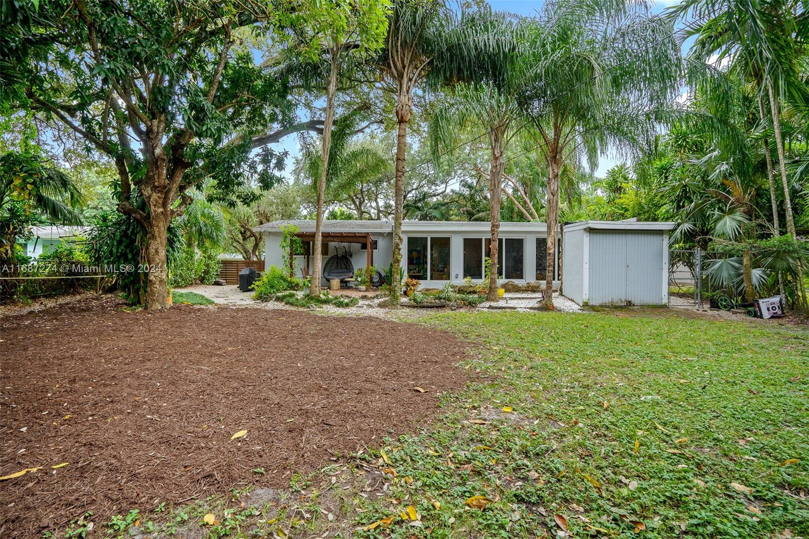 6831 SW 76th Ter