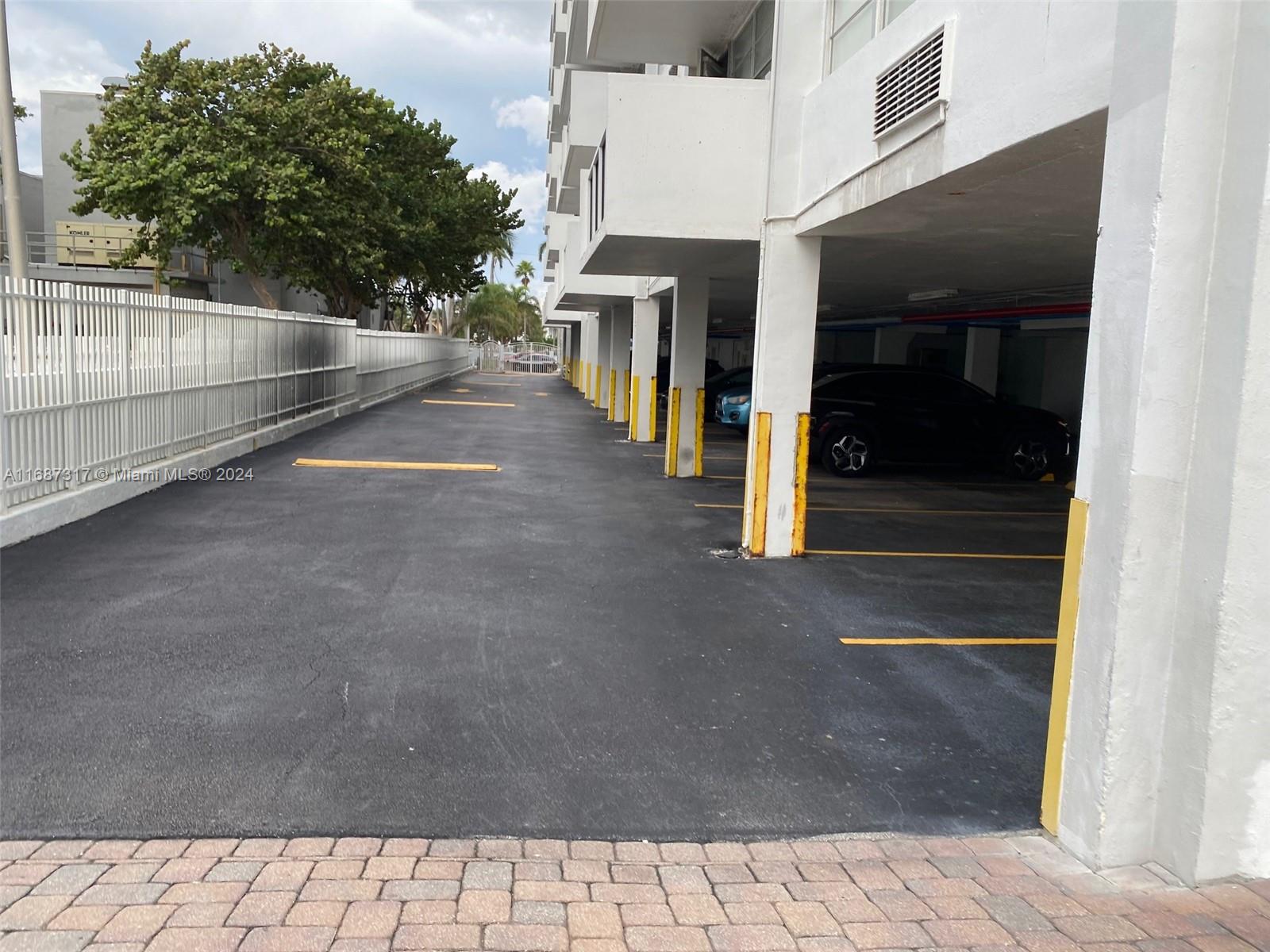 5313 Collins Ave # 310
