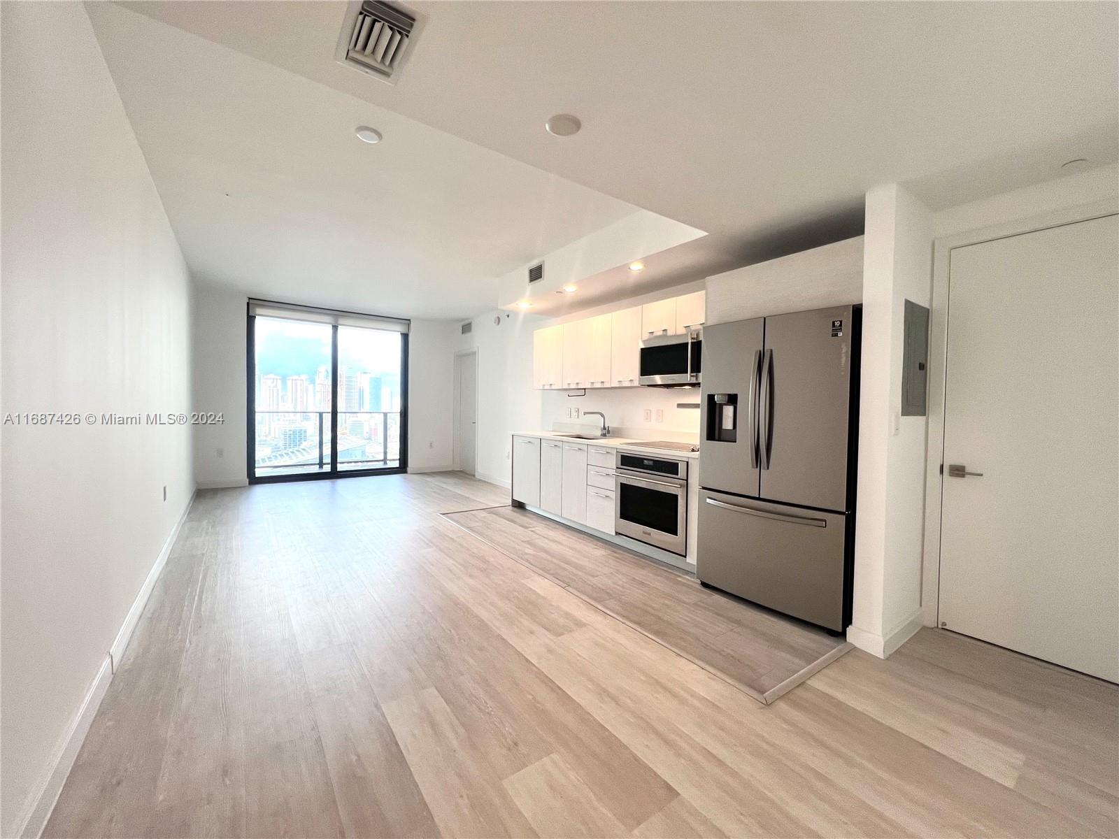 45 SW 9th St # 2609