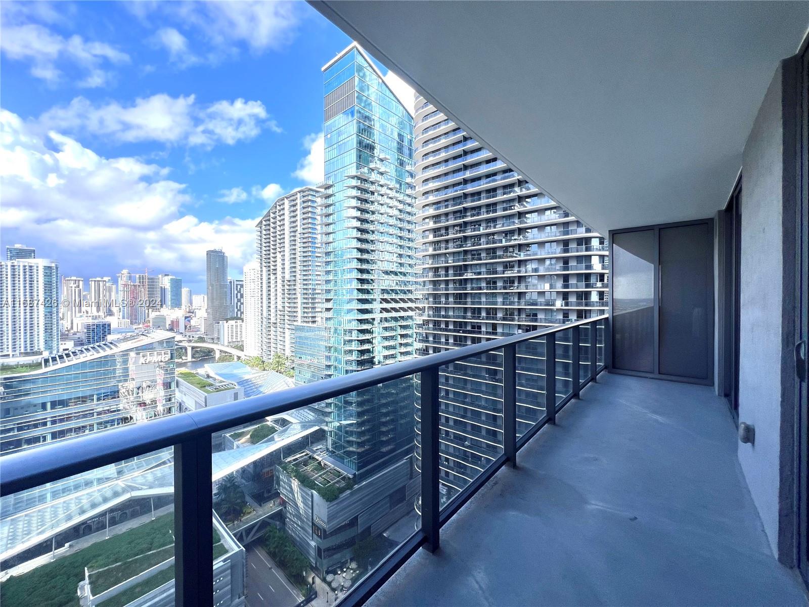 45 SW 9th St # 2609