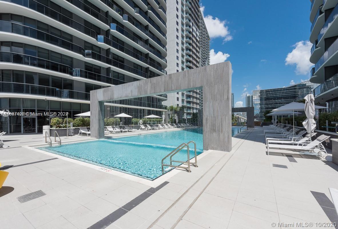 45 SW 9th St # 2609