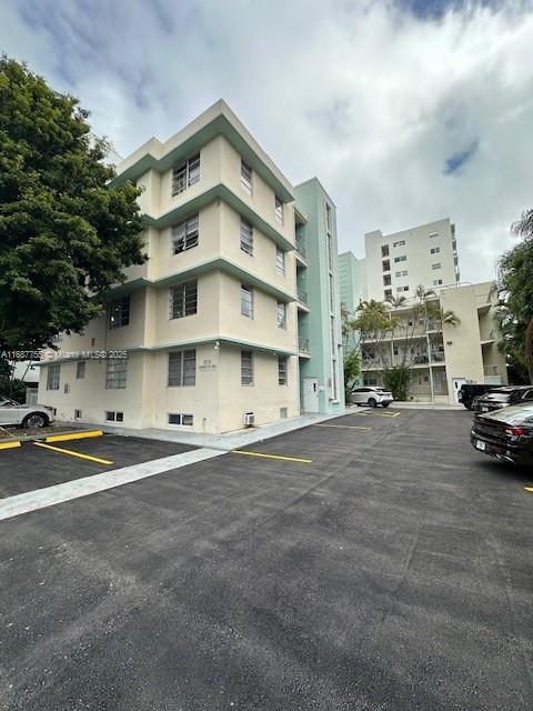 1755 Washington Ave # 1D