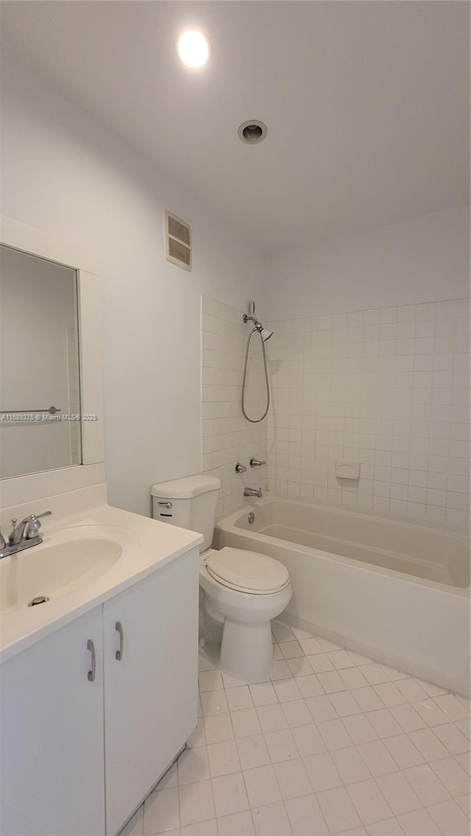 524 Washington Ave # 312