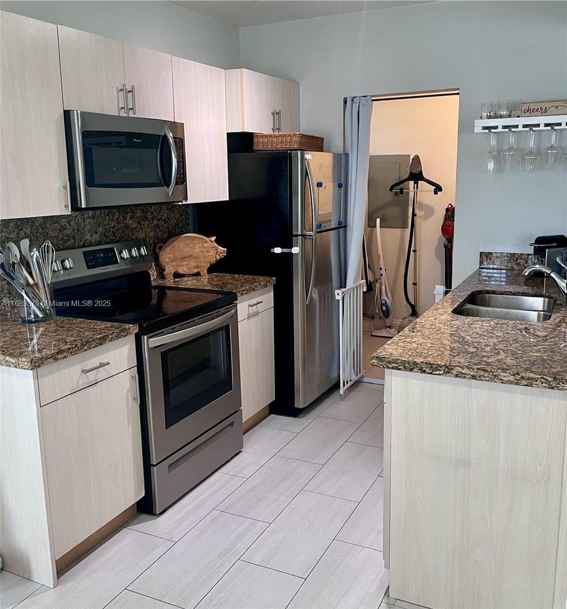 1251 NE 211th Ter