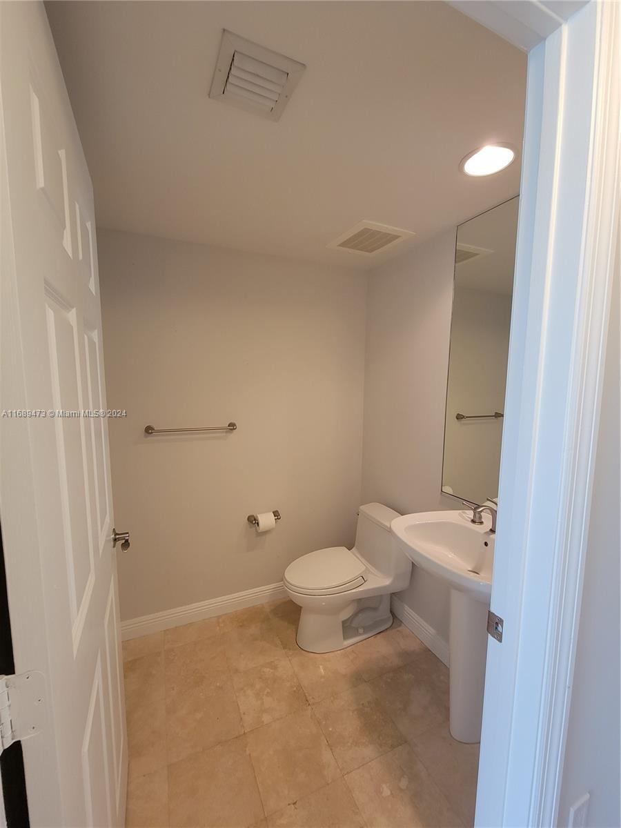 1755 E Hallandale Beach Blvd Unit: 704E