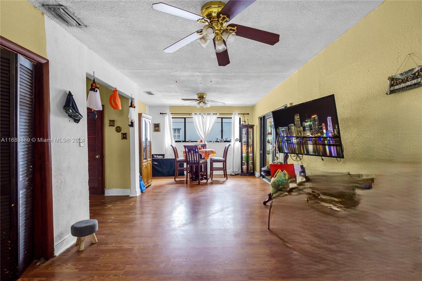 4430 SW 11th St