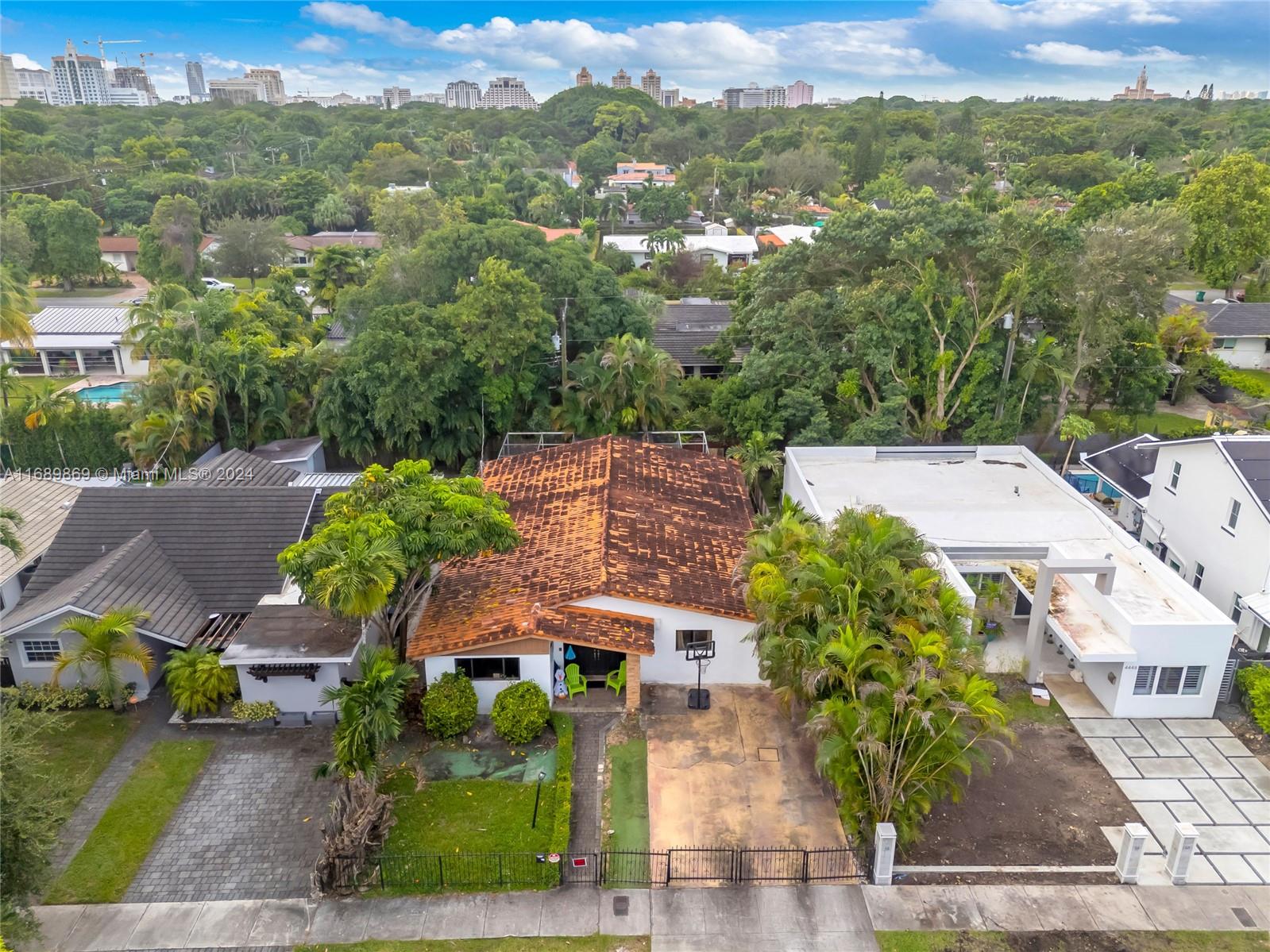 4430 SW 11th St