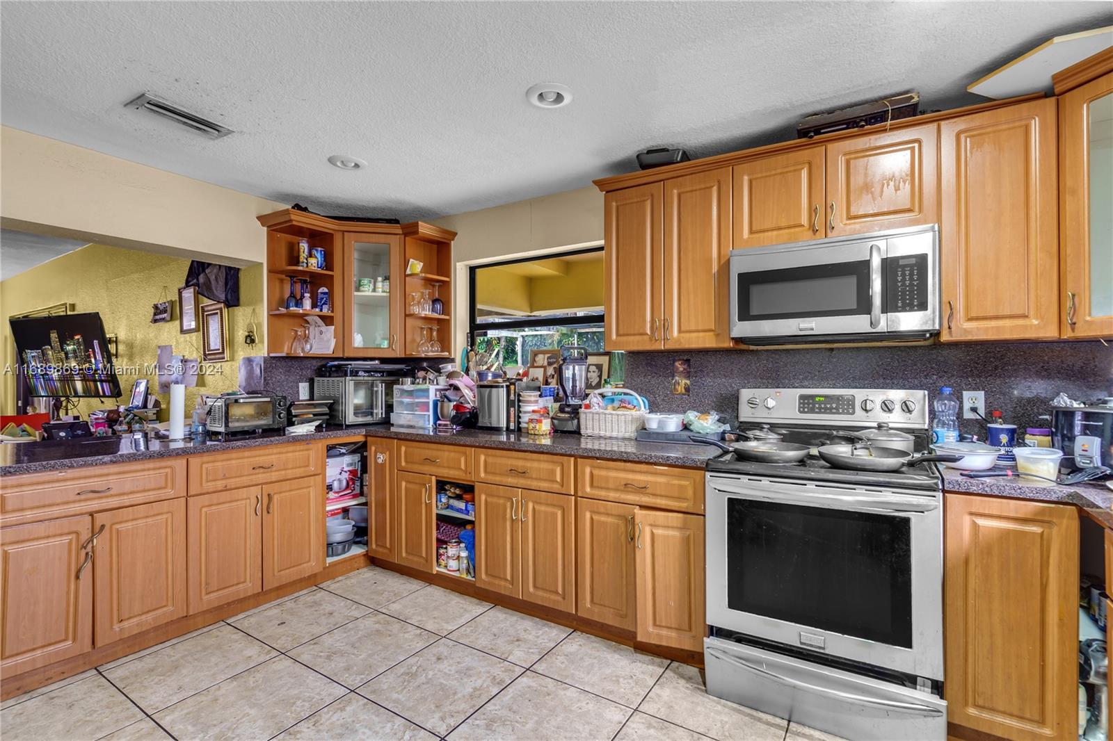 4430 SW 11th St