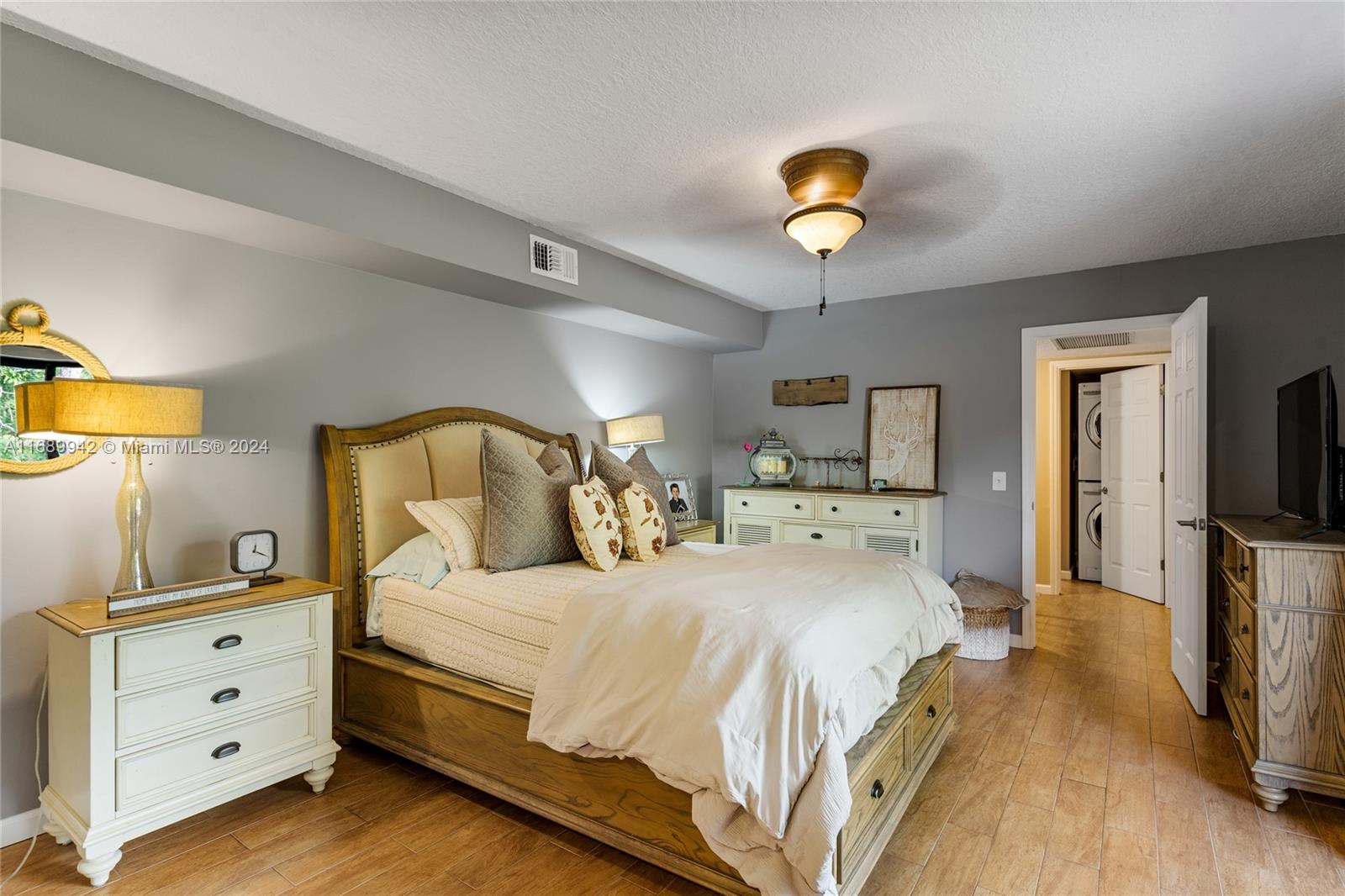 1632 16th Ln