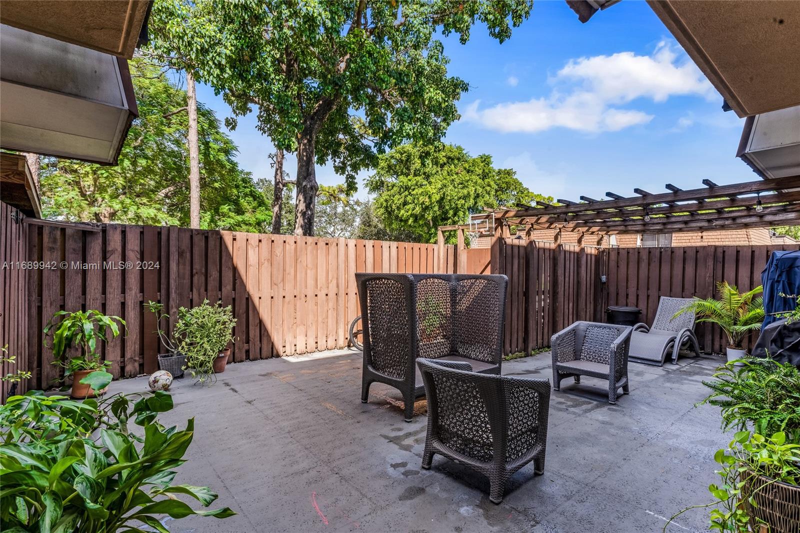 1632 16th Ln