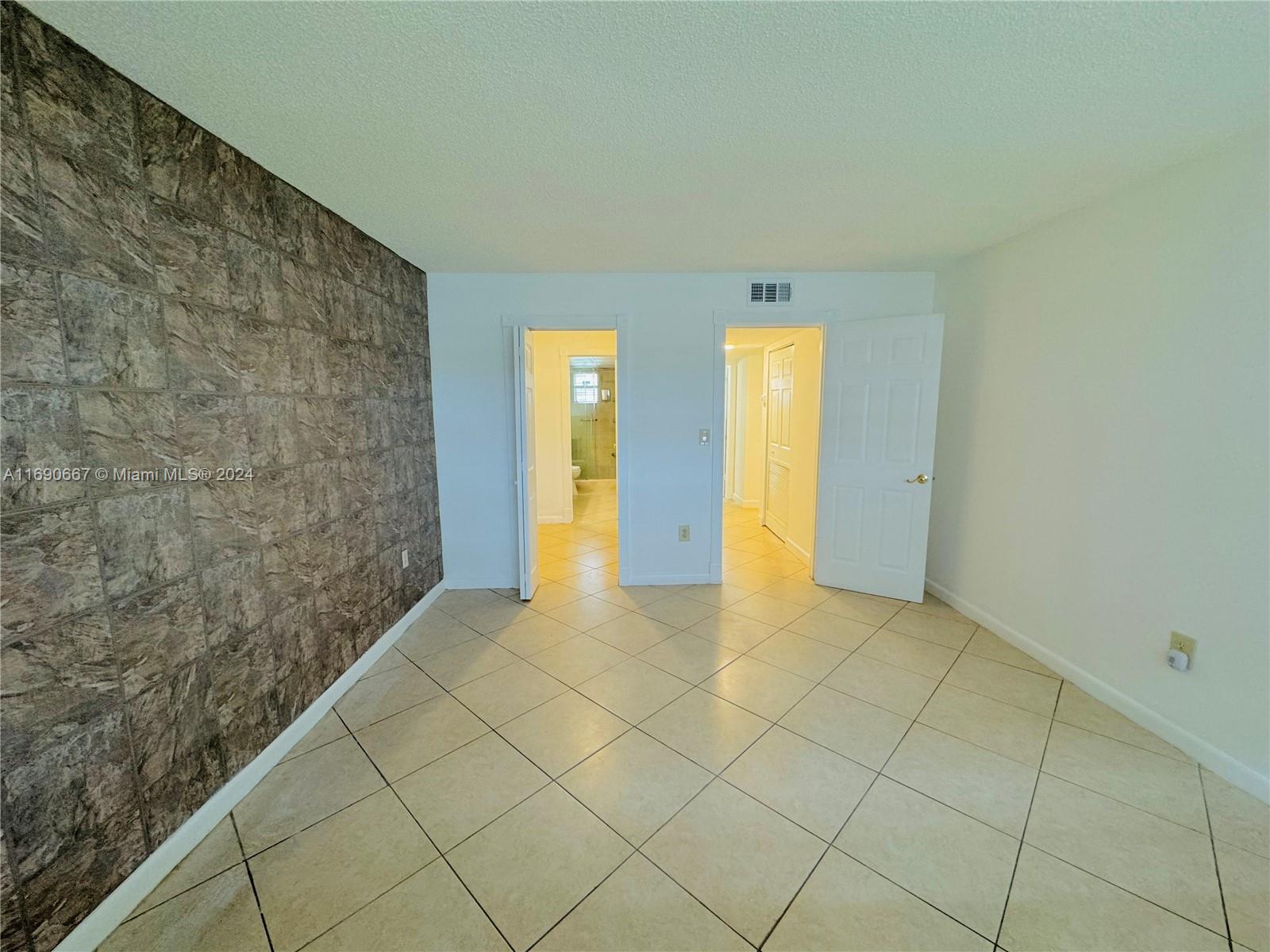 9359 FONTAINEBLEAU BL # 106 Unit: F-106