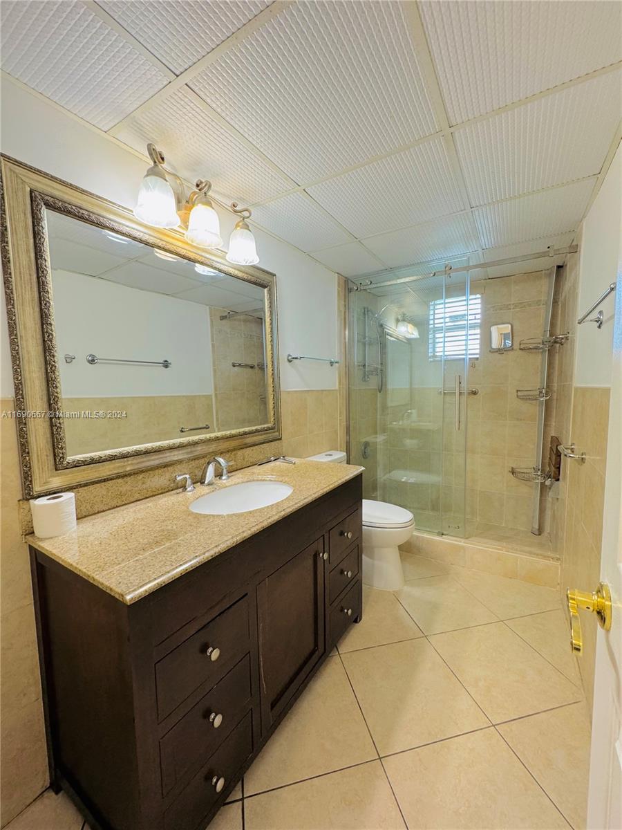 9359 FONTAINEBLEAU BL # 106 Unit: F-106