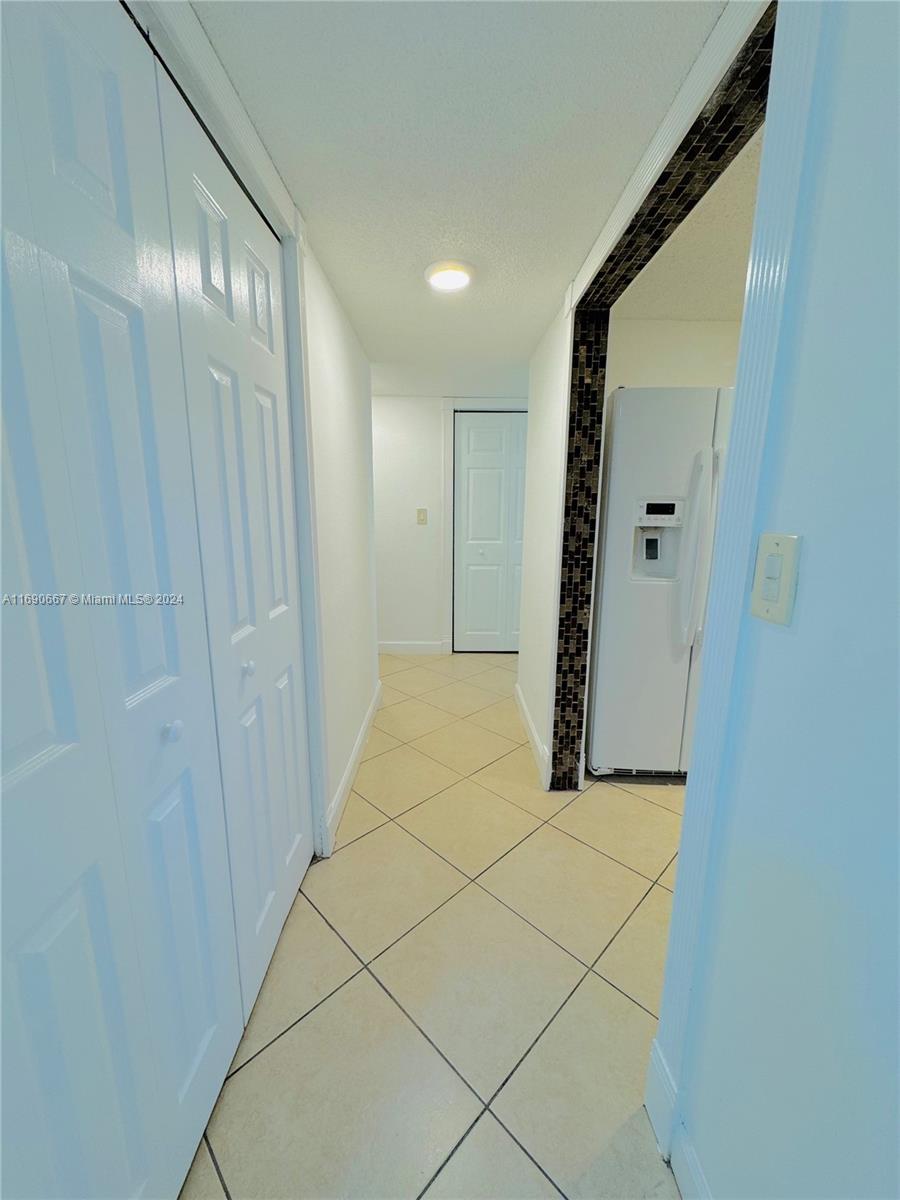9359 FONTAINEBLEAU BL # 106 Unit: F-106
