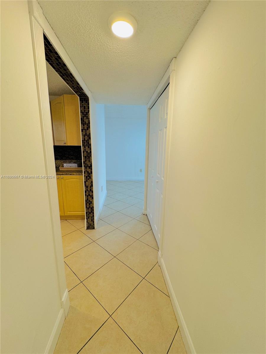 9359 FONTAINEBLEAU BL # 106 Unit: F-106