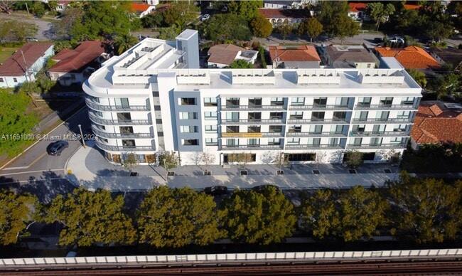 2285 SW 27th St # 404
